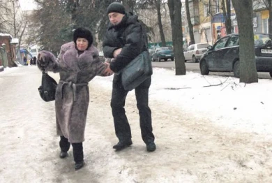 В Курске со льдом борются «по заказу»