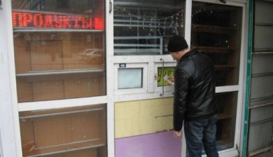 Пустые ларьки закрываться не собираются