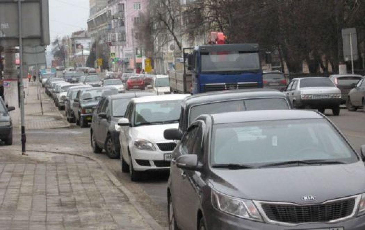 И без того узкая улица Радищева может остановиться