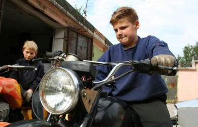 Водителей скутеров заставят получить права