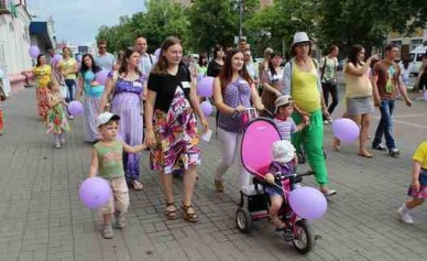 По Курску прошел парад будущих мам