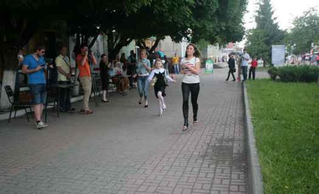 В Курске прошёл забег на шпильках