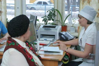 Очереди к врачам выросли из-за компьютеров