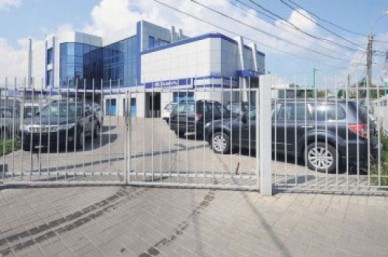 Автосалон полгода не отдавал клиенту купленную машину