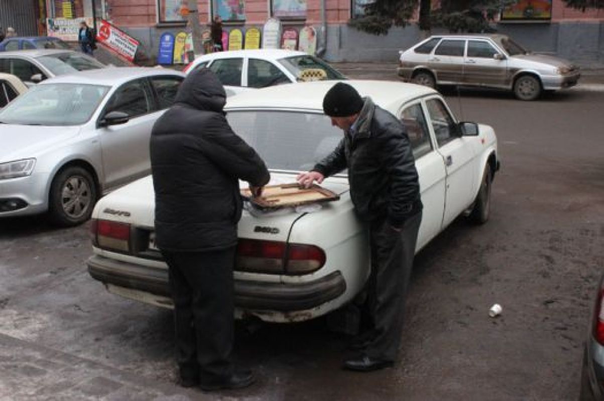 Не в состоянии выдержать требования закона, таксисты сворачивают бизнес, в итоге за год цена
поездки выросла почти на 40%