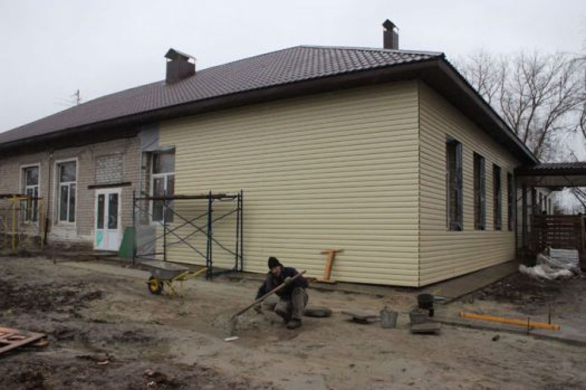 Единственное утешение для местных жителей — из-за центра в село проложат новую дорогу