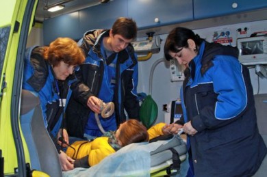 Неотложной помощи разрешили ехать к пациентам 2 часа