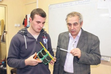 Курский спутник будет передавать в космос детские рисунки