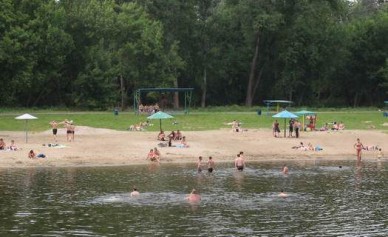 На Суворовском пляже едва не утонули четверо курян