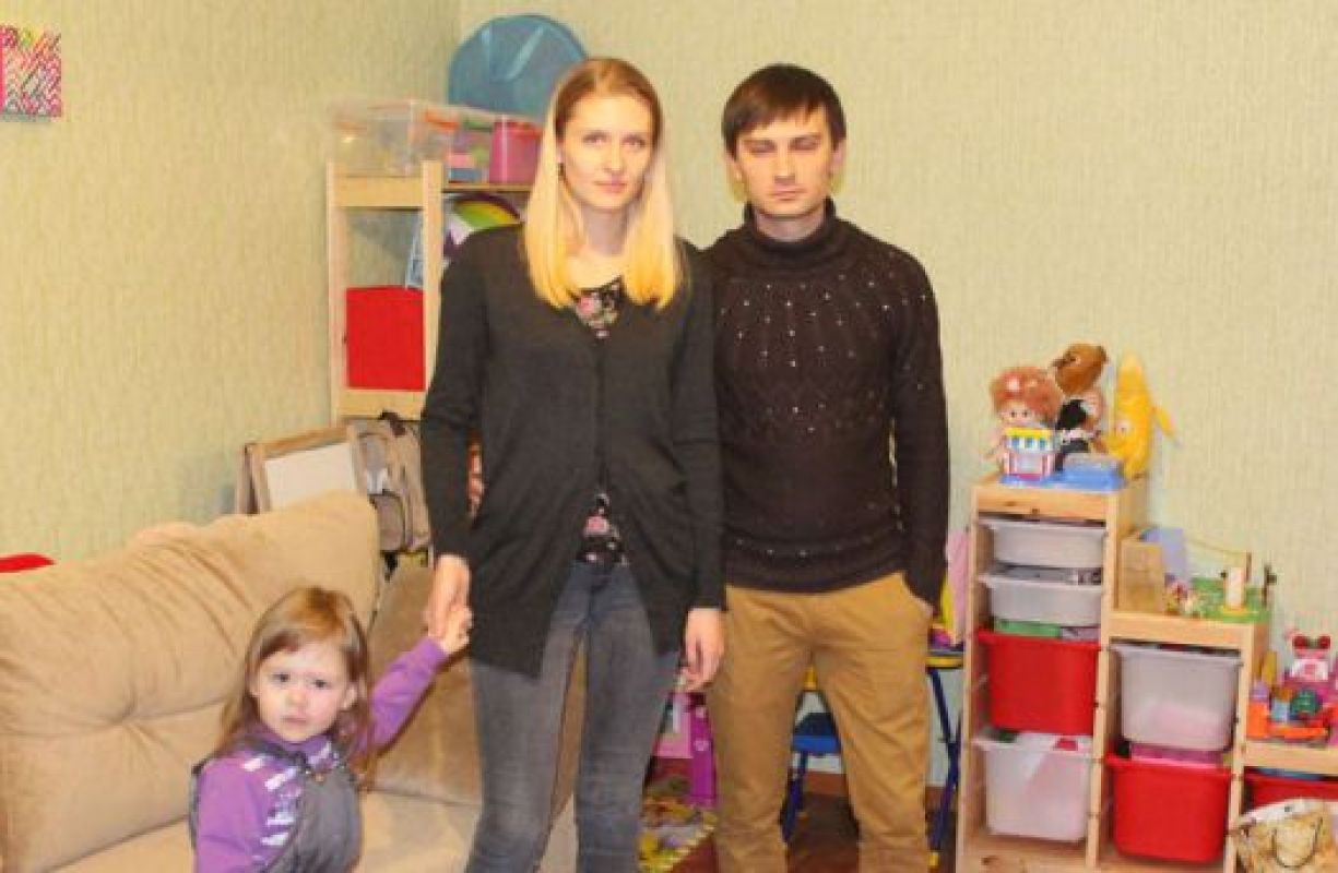 Семья купила мебель в новую квартиру и с ней оказалась на улице...