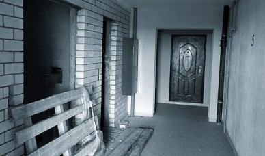 «Кому надо жить — тот живёт»