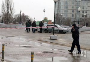 Работа спецслужб на Советской площади, где нашли брошенный автомобиль