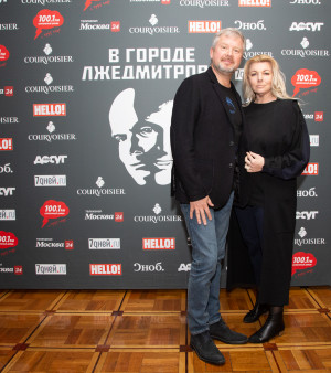 Гости премьеры спектакля «В городе Лжедмитрове»: Валдис Пельш с супругой Светланой