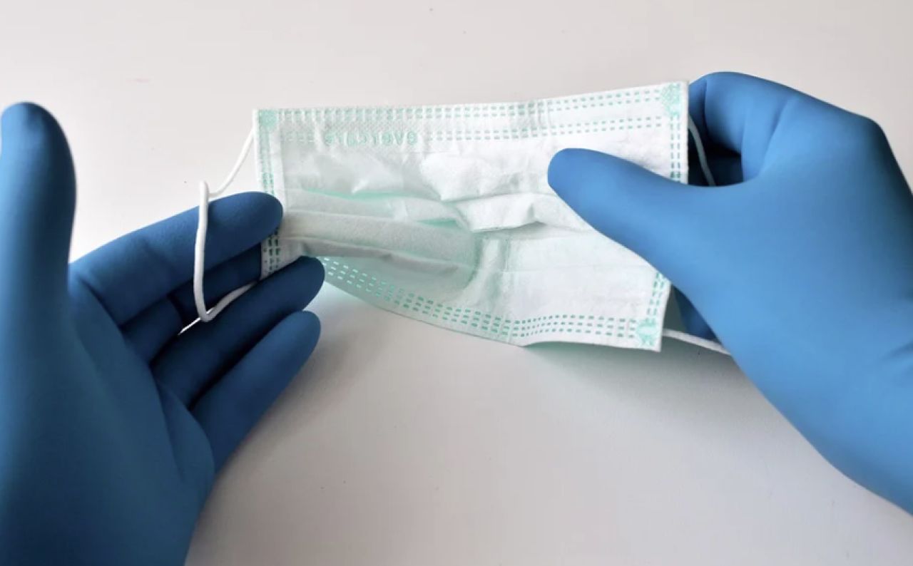 Белгородских сотрудников детсадов и родителей обяжут носить маски